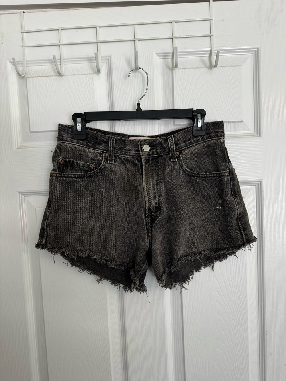 LEVI’S VINTAGE High-Rise Frayed Hem Women's Denim Shorts — Black Wash